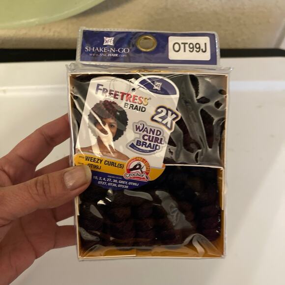 * 4 PACKS * REMEDY CURL - FREETRESS SYNTHETIC 2X WAND CURL - Picture 6 of 6